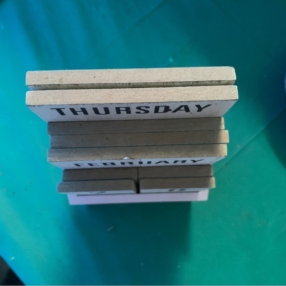 Wooden calendar - Picture 2 of 7